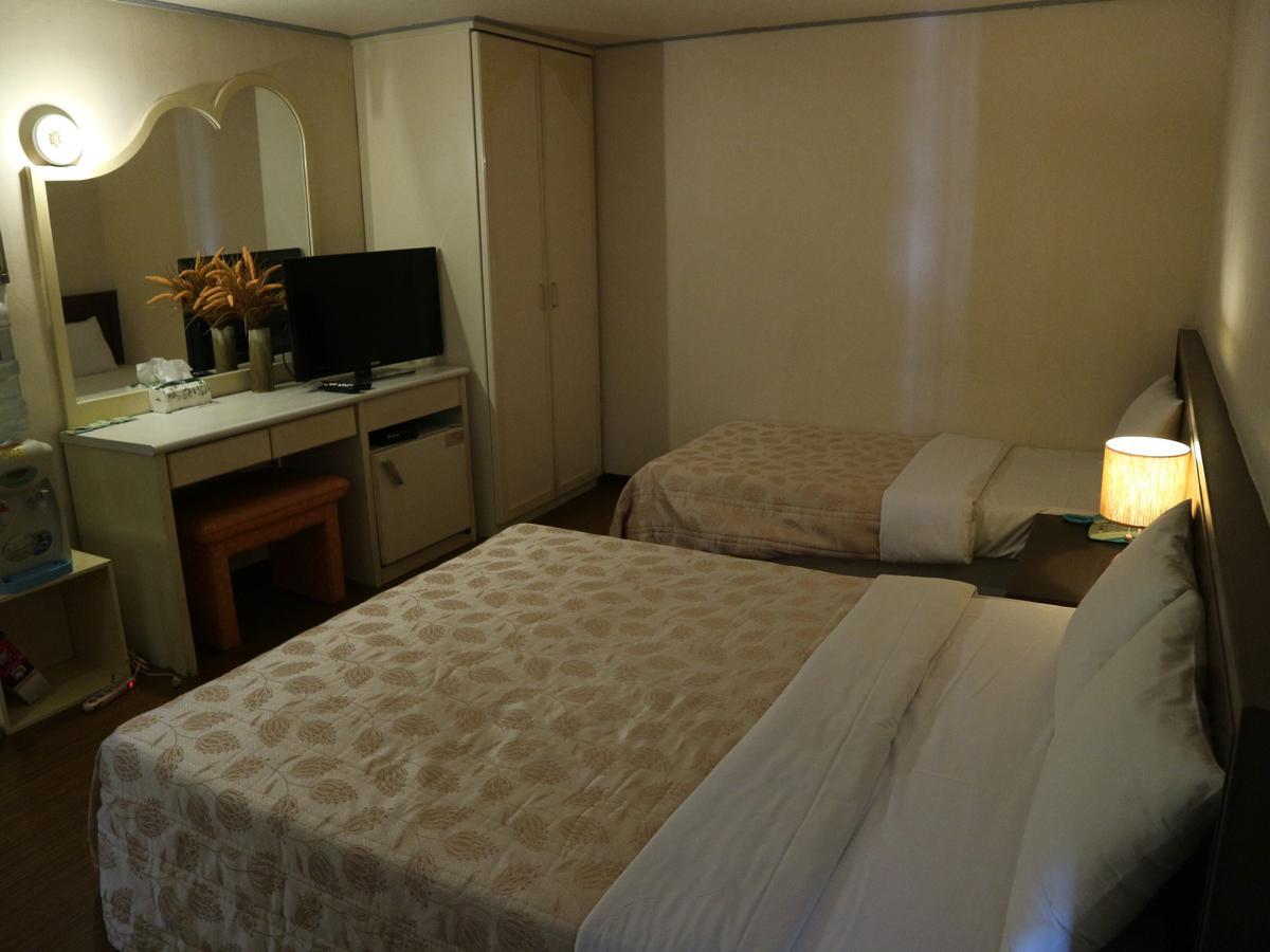 Sanmin Hotel Чжанхуа Екстер'єр фото